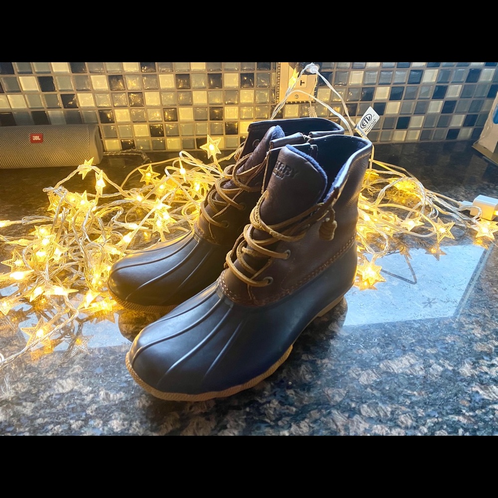 Sperry navy women’s Saltwater Duck Booties